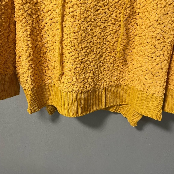 NWT Miracle Popcorn Chenille Sweater Hoodie in Yellow. Size M/L - Picture 3 of 6